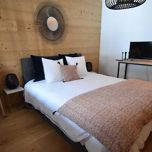 Appartement Vaujanylocations - Saphir 04